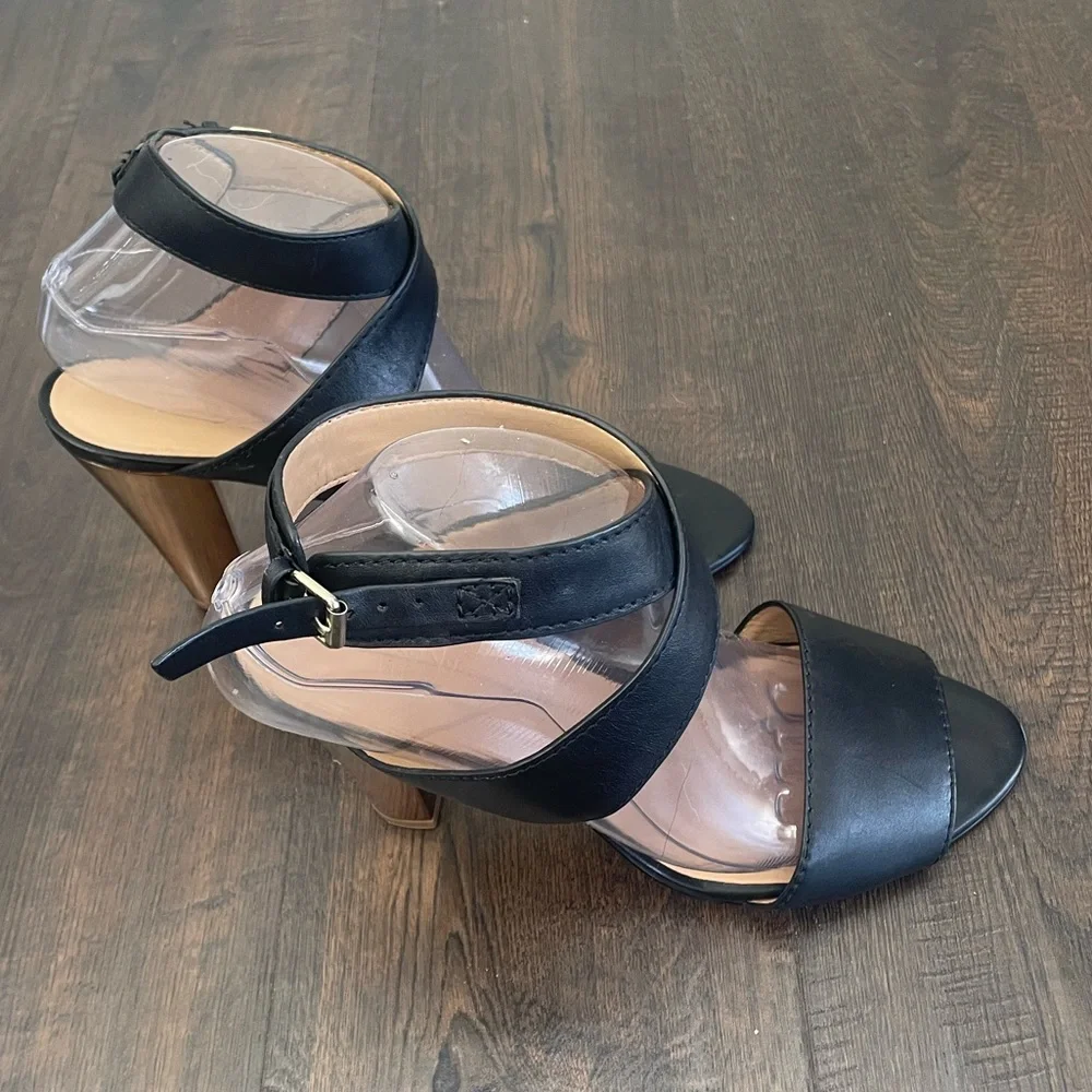 Banana Republic Heels Strappy black Gold Women size 6 open toe pump dress shoe - Picture 5 of 6